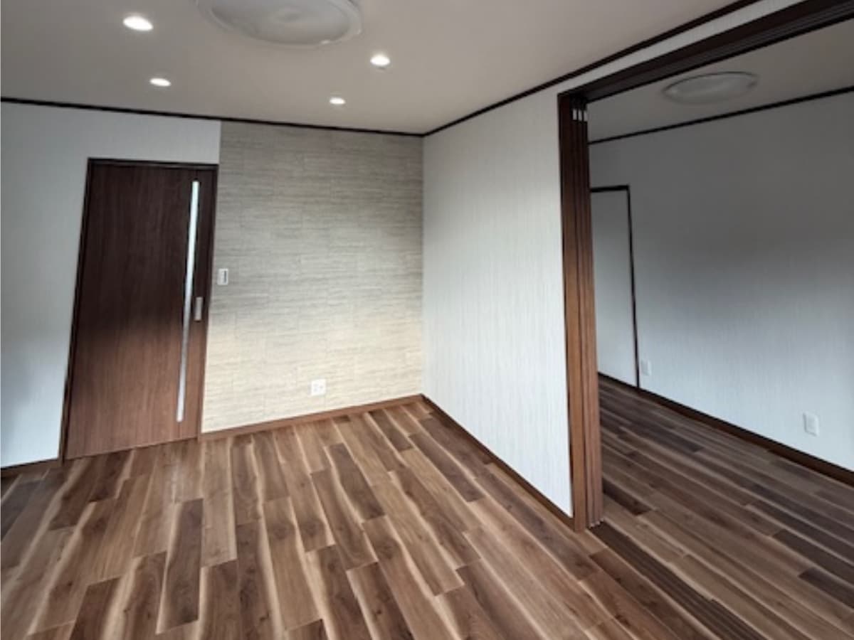 倉庫2階をリビングと子供部屋にリフォームした施工後
