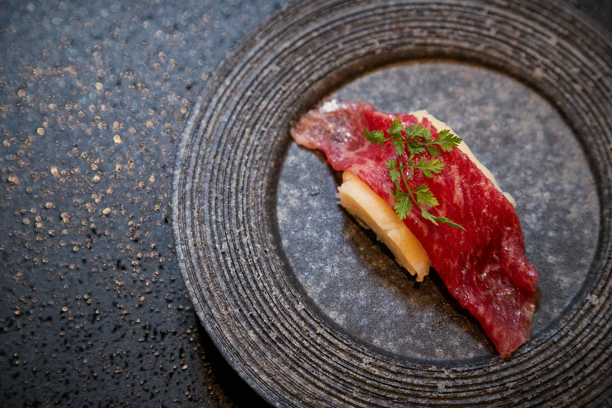 赤身の肉の握り